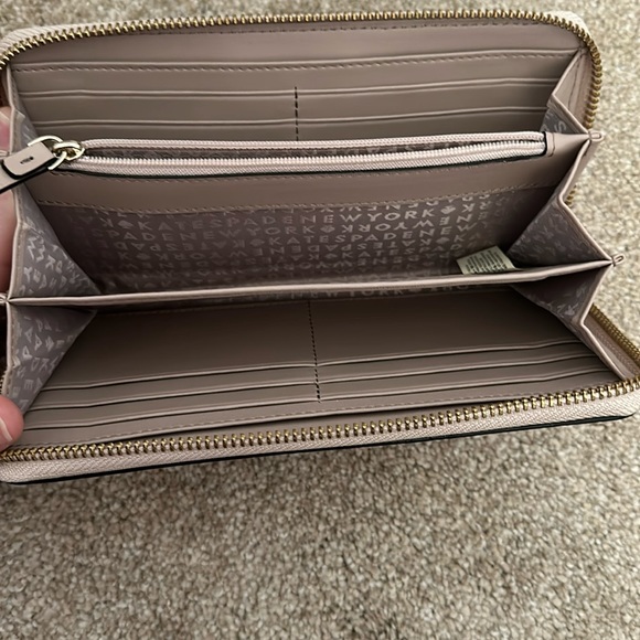 Large mauve/beige Kate Spade wallet - Picture 5 of 6